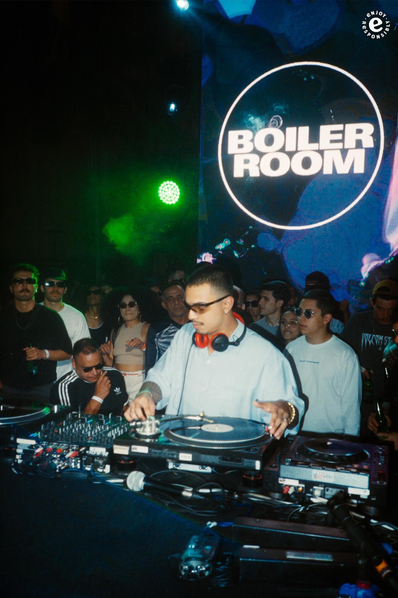 Trajano 17 abril, Floating image}